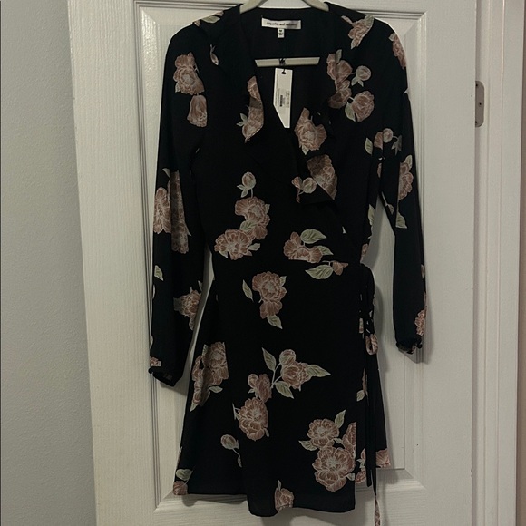 cupcakes & cashmere Black Floral Long Sleeve Dress - Picture 1 of 7